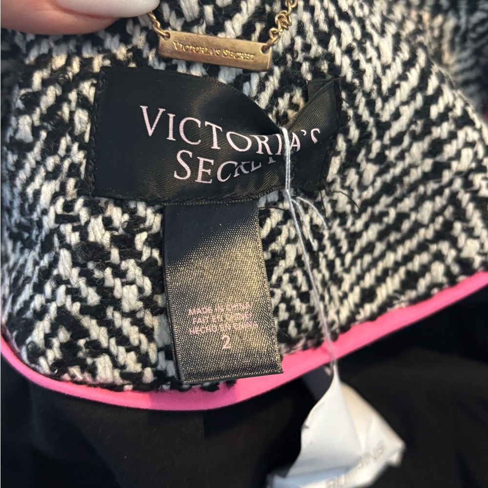 NWT Victoria’s Secret Black and White Blazer with Pink Trim - Picture 3 of 7